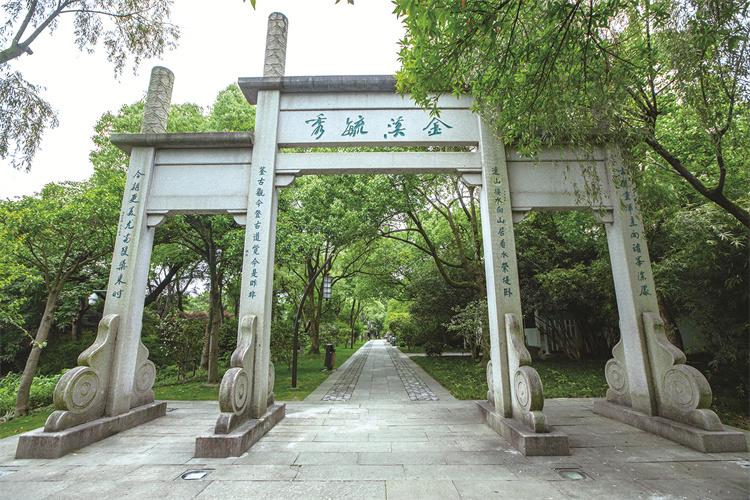 在西湖边低调了近800年 世外桃源赵公堤你去过吗？“赵公”是南宋任期最长的“杭州市长”