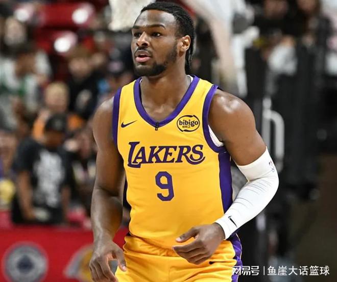 4年3200万美元，得到里夫斯认可！NBA冤大头球队，湖人或要失算了