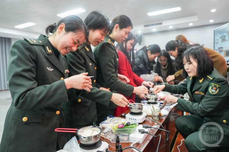 军地同欢庆 来一场别开生面的“女神节”活动