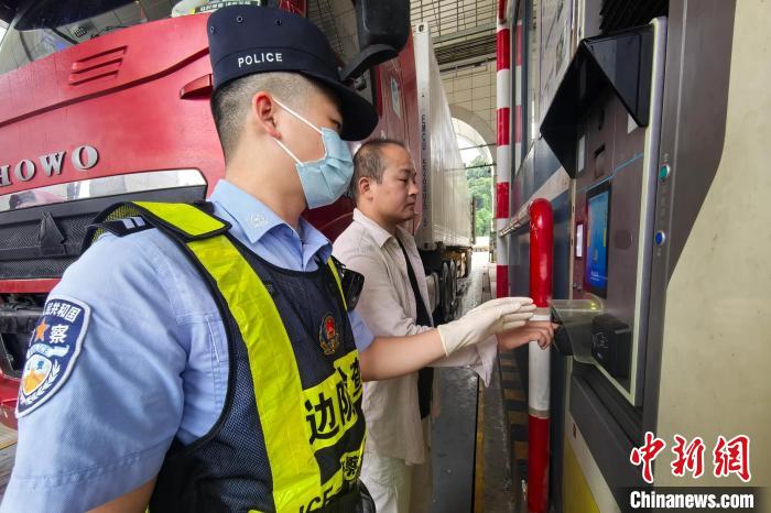 广西口岸通关便利化助力旅游热 边贸旺