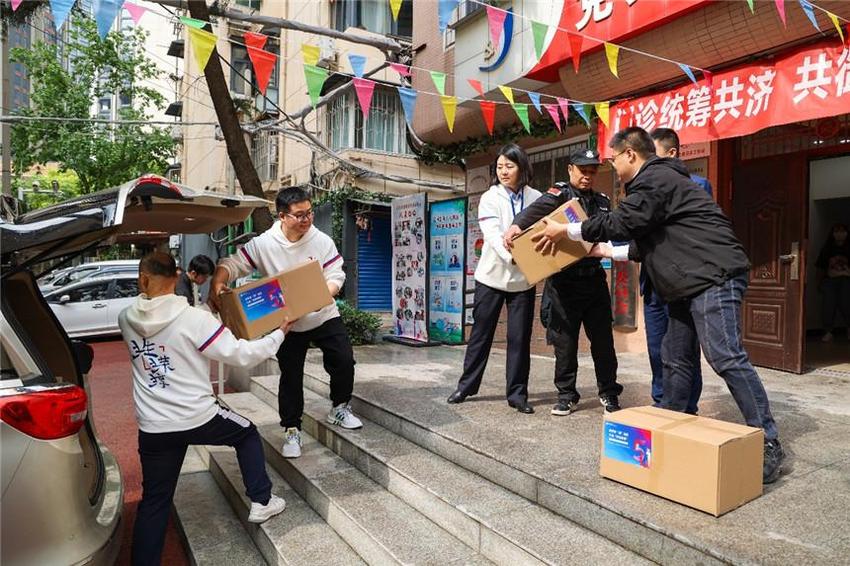 浦发银行武汉分行：感受靠“浦”温度 打造“邻里家园”