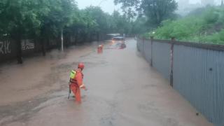 大渡口：暴雨来袭 “汛”速响应