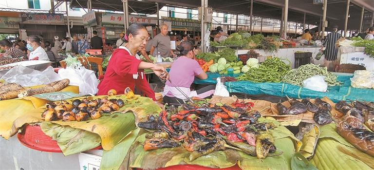 藏在农贸市场的“蔬菜烤制达人”