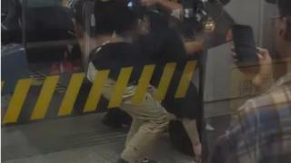 事发上海地铁！突然拉起围挡，有人被吓得不轻！最新消息传来