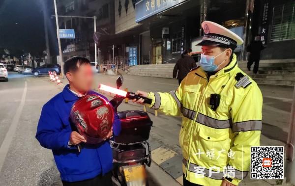 不听家人劝告 十堰一“酒司机”被交管部门查获