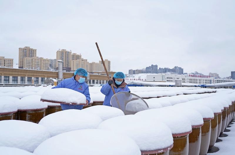 纳雍：豆瓣酱“浴雪”，纳味鲜极力护航