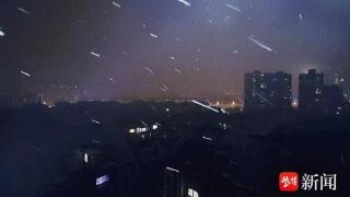 南京天黑后突然下起雪，一觉醒来已是白雪皑皑