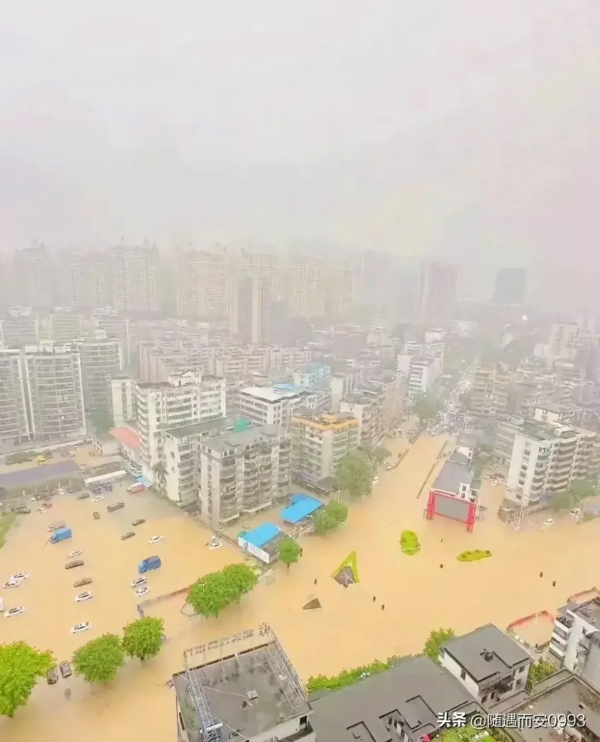 关注广东韶关特大暴雨！火车停运、学生停课、车库被淹！一片汪洋