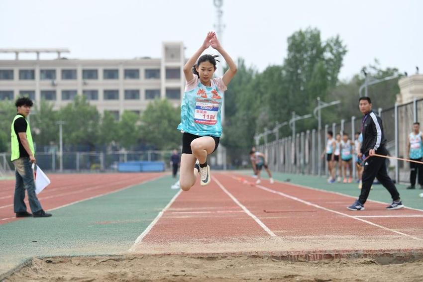 全民参与挑战自我！父女二人同获金牌！