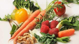 当你只吃水果和蔬菜时你的身体会发生什么，了解下涨知识
