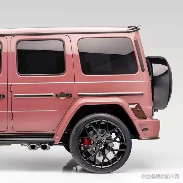 奔驰“AMG G63”金刚芭比亮相，外观造型更野性