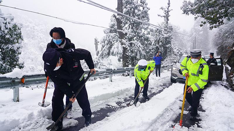 371868371875，感谢你们雪中送路