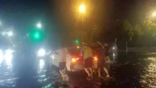 风雨来 交警在！滨州“浇警”雨中执勤保畅通