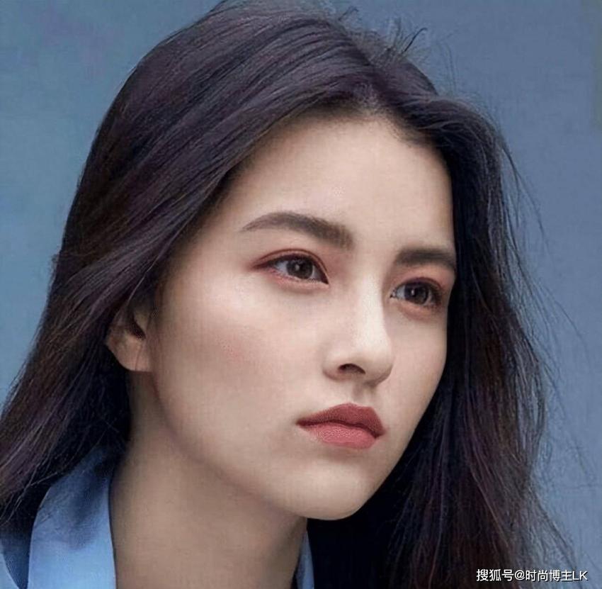 她是亚洲最美女星，长相不输李嘉欣，如今年纪大了变老成这样！