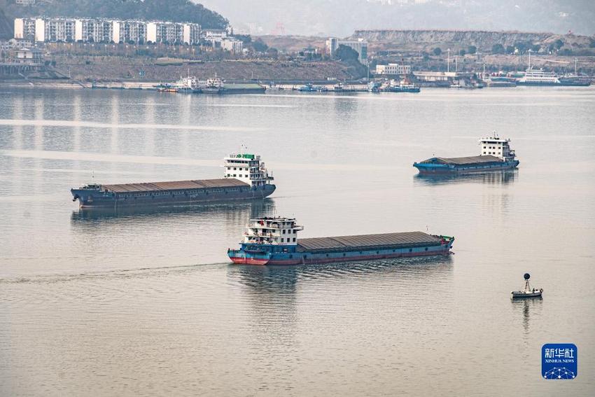 三峡船闸货运量刷新2022年纪录