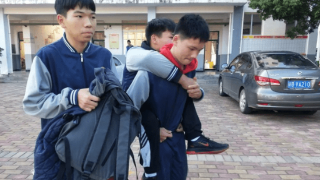 学习榜样先锋 争当优秀少年