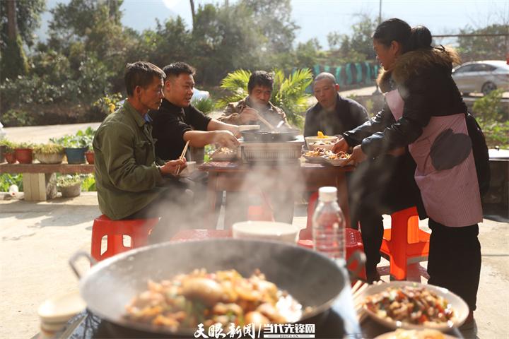 印江：年猪饭香飘四邻 共庆丰收迎新春