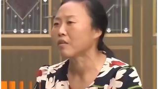 六旬大妈酷爱穿超短裙，睡觉不拉窗帘，丈夫质疑妻子：外面有人？