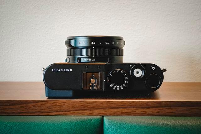 更精致简洁设计 徕卡D-LUX8带来便携摄影新体验