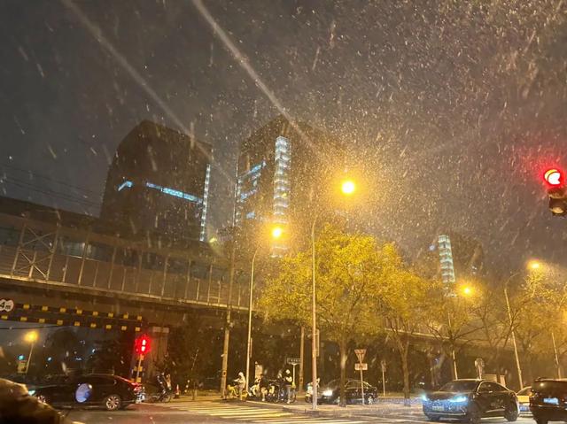 北京为何突然飘雪？气象部门回应