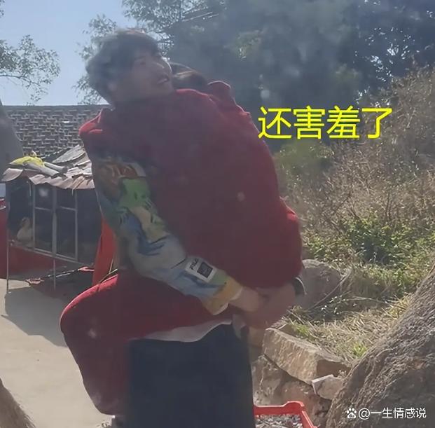 婚姻不是爱情的坟墓！福建一对新人婚后像热恋，黏在一起形影不离