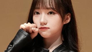 韩国18岁女团爱豆，与同伴相比，身材过于瘦弱，令网友们担忧