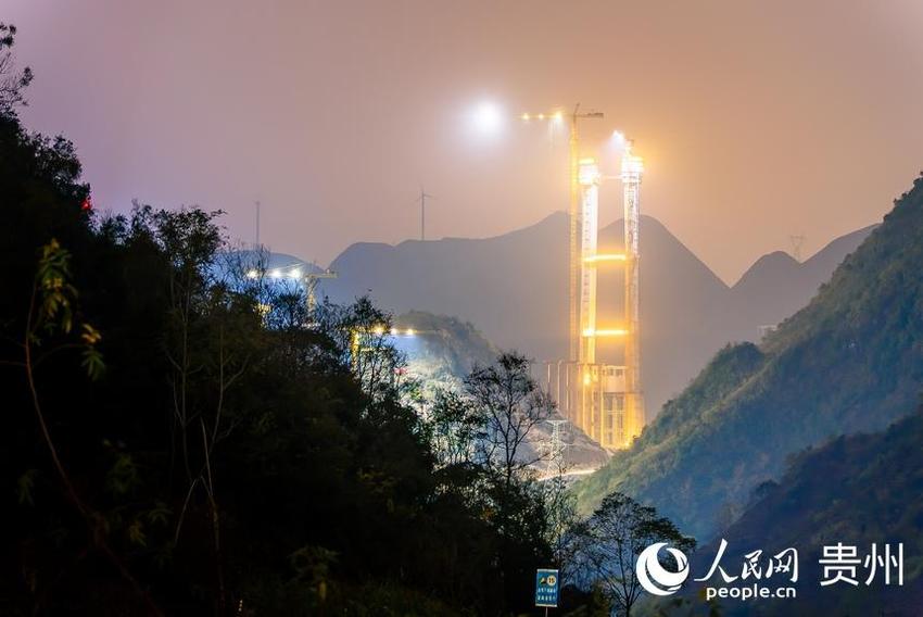 贵州贞丰：“世界第一”花江峡谷大桥建设忙