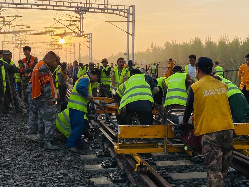 轨道上的京津冀升级 津兴铁路今日正线贯通