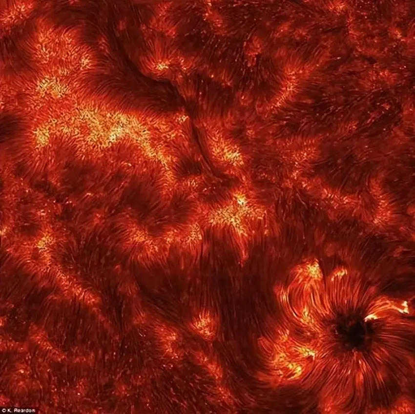 太阳表面出现上万公里深的裂缝！网友：这是要生出一个小太阳了吗