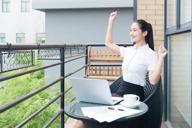 一个女人的高级感，从来不与外表和身材的高低有关