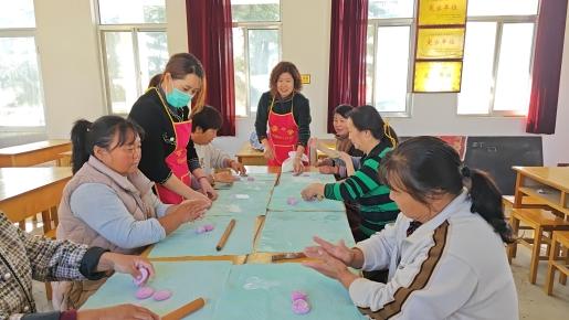 济南市莱芜区口镇街道：巾帼家政进乡村 花样面点增技能