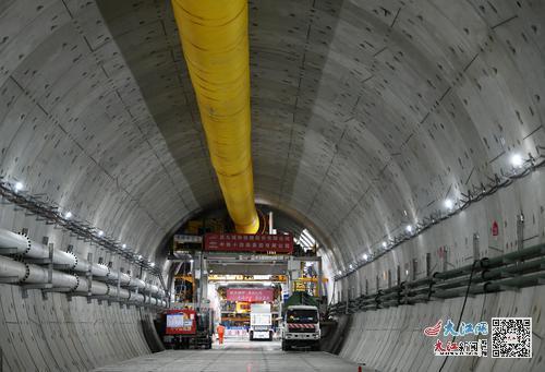 昌九高铁天祥大道隧道成功下穿瑶湖分支