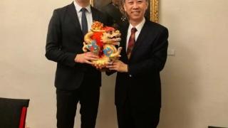 中国驻瑞典大使崔爱民会见瑞典外交部外贸总司长严波