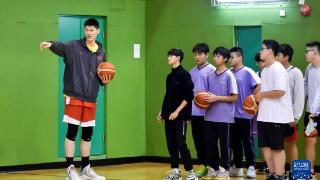 中国队球员与香港青少年交流
