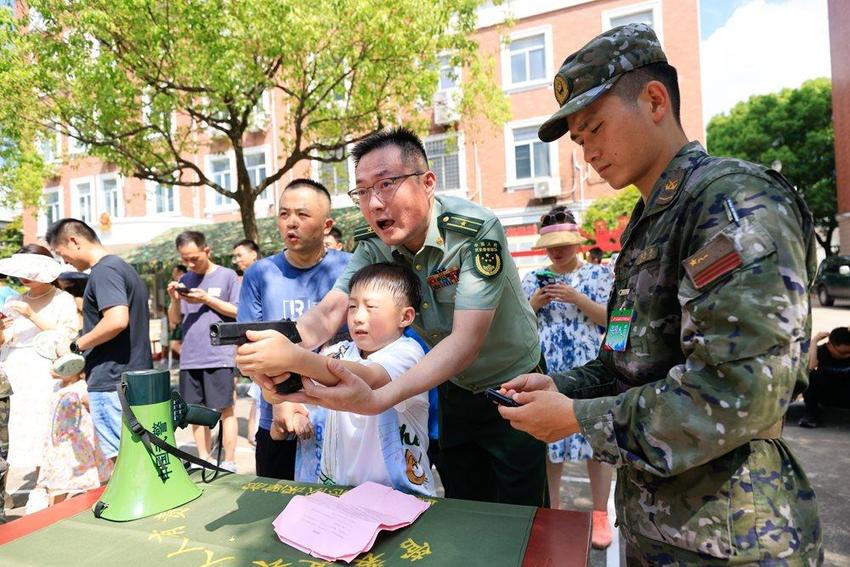 “大兵”“小将”齐上阵，武警上海总队机动一支队这场运动会热血又温馨