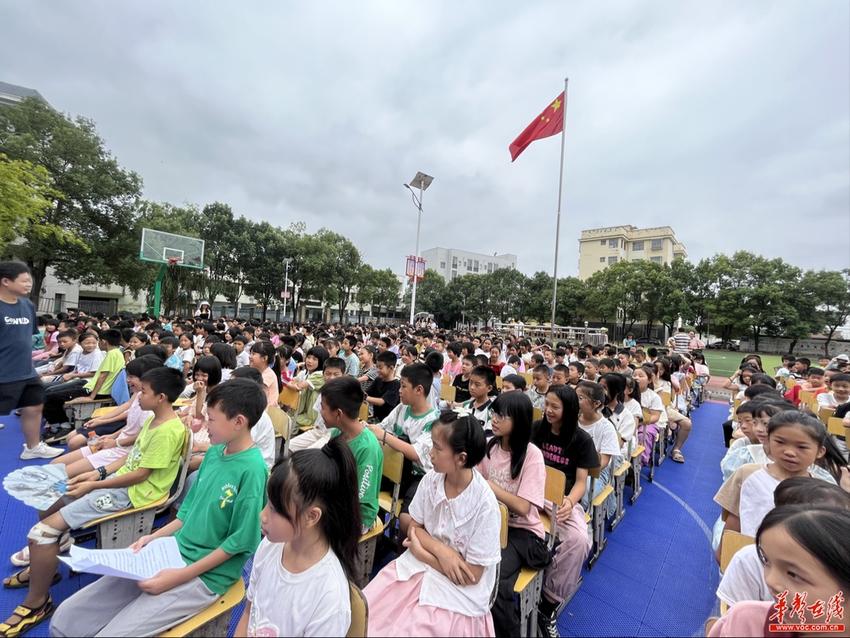 嘉禾县龙潭镇中心学校举行开学典礼