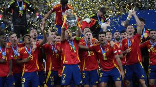 体坛午爆｜西班牙全胜夺欧洲杯冠军，阿根廷卫冕美洲杯冠军