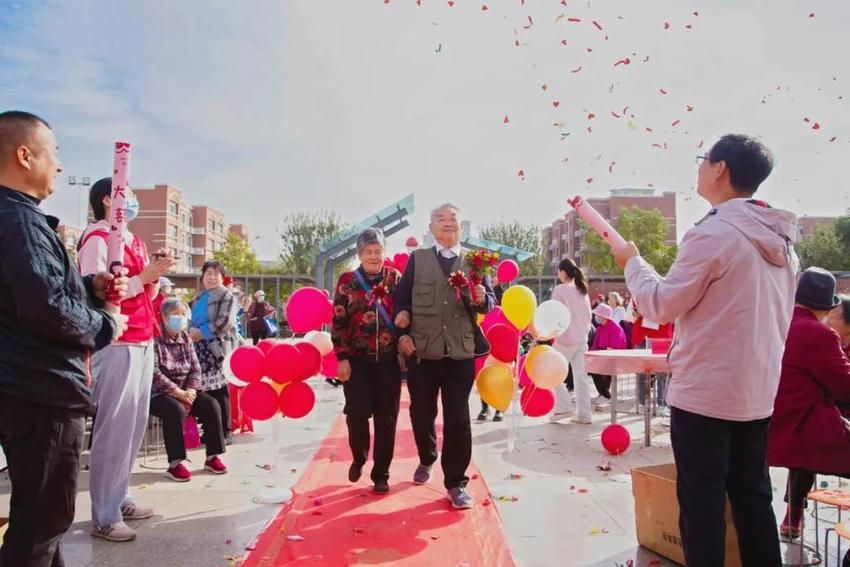 增进民生福祉｜金婚相濡沫 共度夕阳红