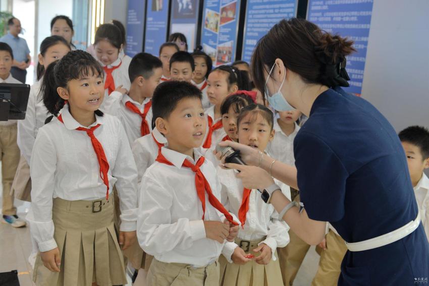 塑料里的大学问！黄陵小学学子感受科研魅力