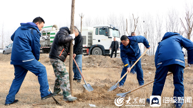 东平湖梁山管理局为黄河种树吹响新春“兔”飞猛进的冲锋号