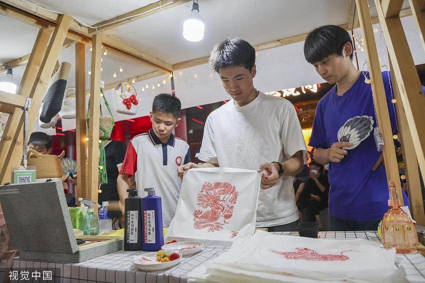 临沂大力发展夜经济 激发市民夜间消费潜力