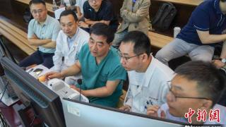 智能机器人+5G 沪喀医生远程合作为冠心病患者成功手术
