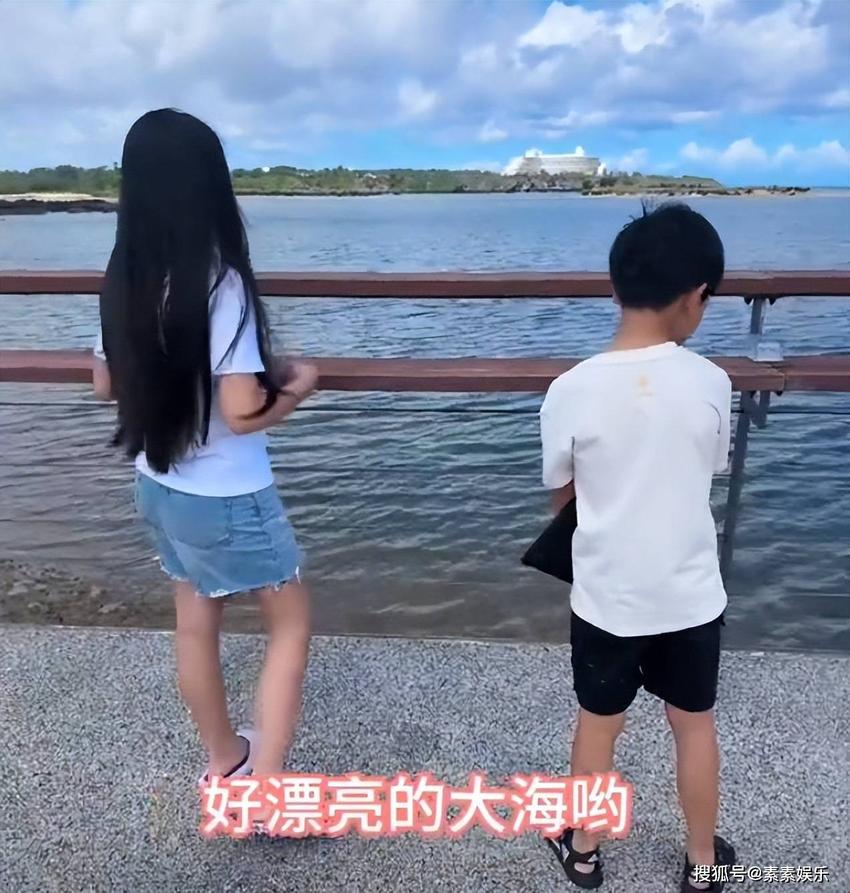 小梅给玥儿买新衣服啦，大S女儿真幸福，但遗憾都不给她穿