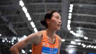 田径——全国室内锦标赛:徐辉获女子1500米冠军