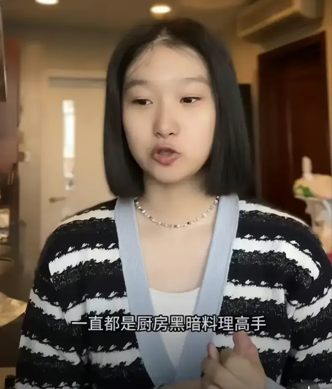 马伊琍女儿文君竹近况曝光，热爱生活素颜干净，长相不如爸爸妈妈