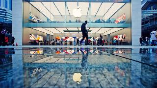 iPhone搅动即时零售“一池春水”：抢夺苹果销售权，美团、抖音、盒马、快手大混战
