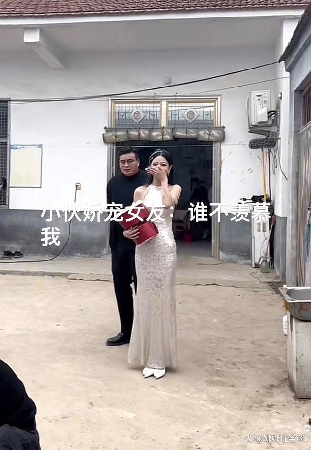 男子订婚，炫19岁未婚妻，已完全长开：完美s型身材