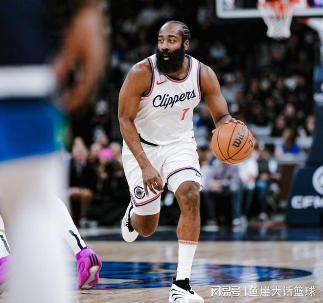 NBA最新排名！两队给湖人送温暖，勇士渔翁得利，西部格局也混乱