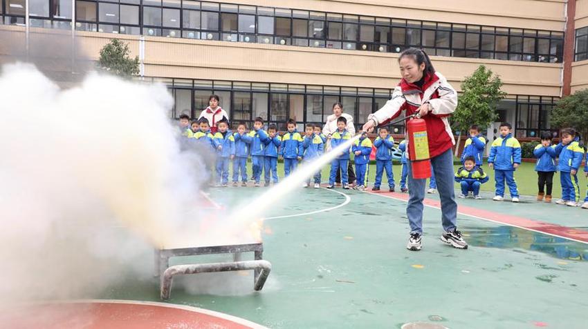 江西会昌：消防安全进校园 讲好开学第一课