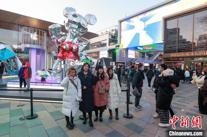 元旦假期北京百货餐饮等销售额达35.3亿元 恢复至去年同期八成